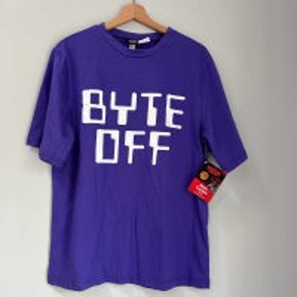T-Shirt Adult Dustin Byte Off Stranger Things NWT XS 100% Cotton Purple - Picture 3 of 6
